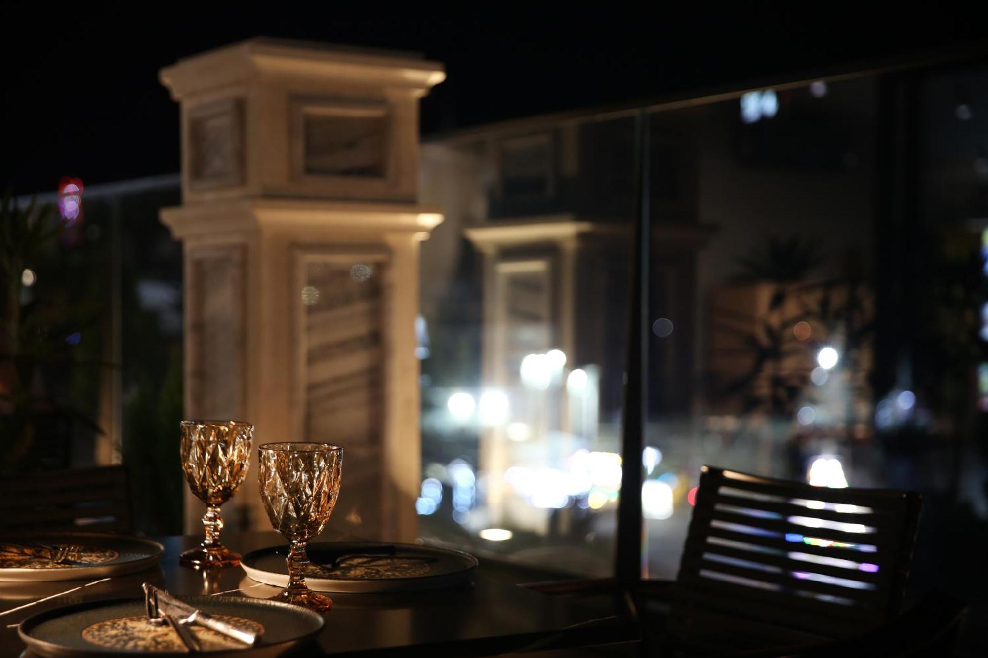 Hotel Retro Batumi Exterior photo